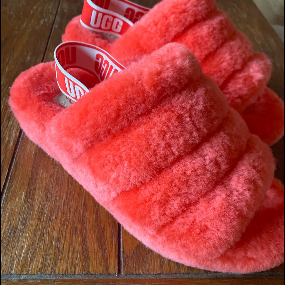 UGG Fluff Yeah slip on slippers